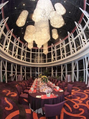 Breakfast, lunch and dinner served - Shunde Jiaxin Conifer Hotel (Foshan)
