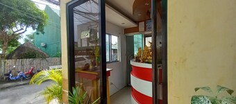 OYO 1048 Jomckayl Apartelle