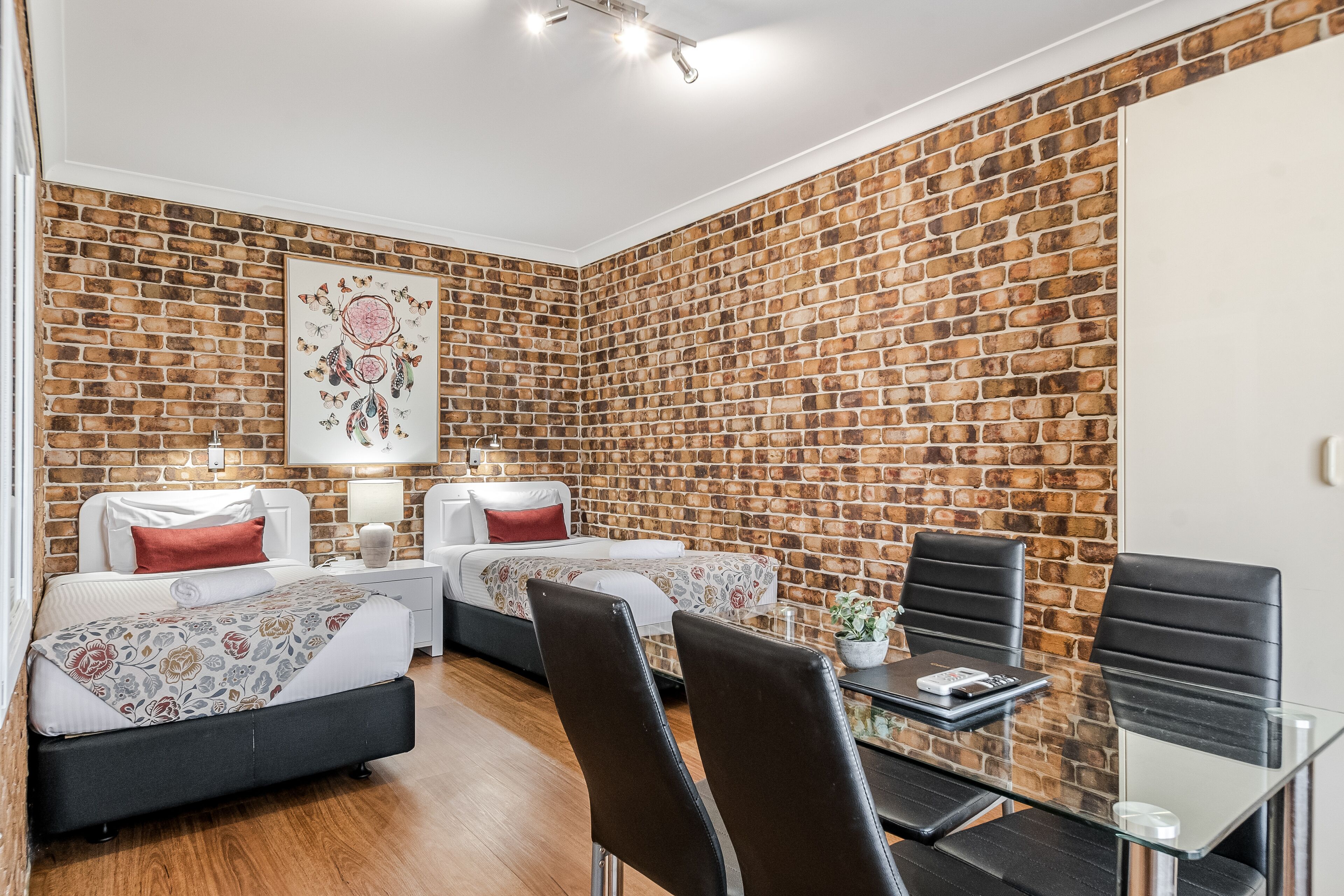 family room, 2 bedrooms | minibar, iron/ironing board, cots/infant beds, free wifi