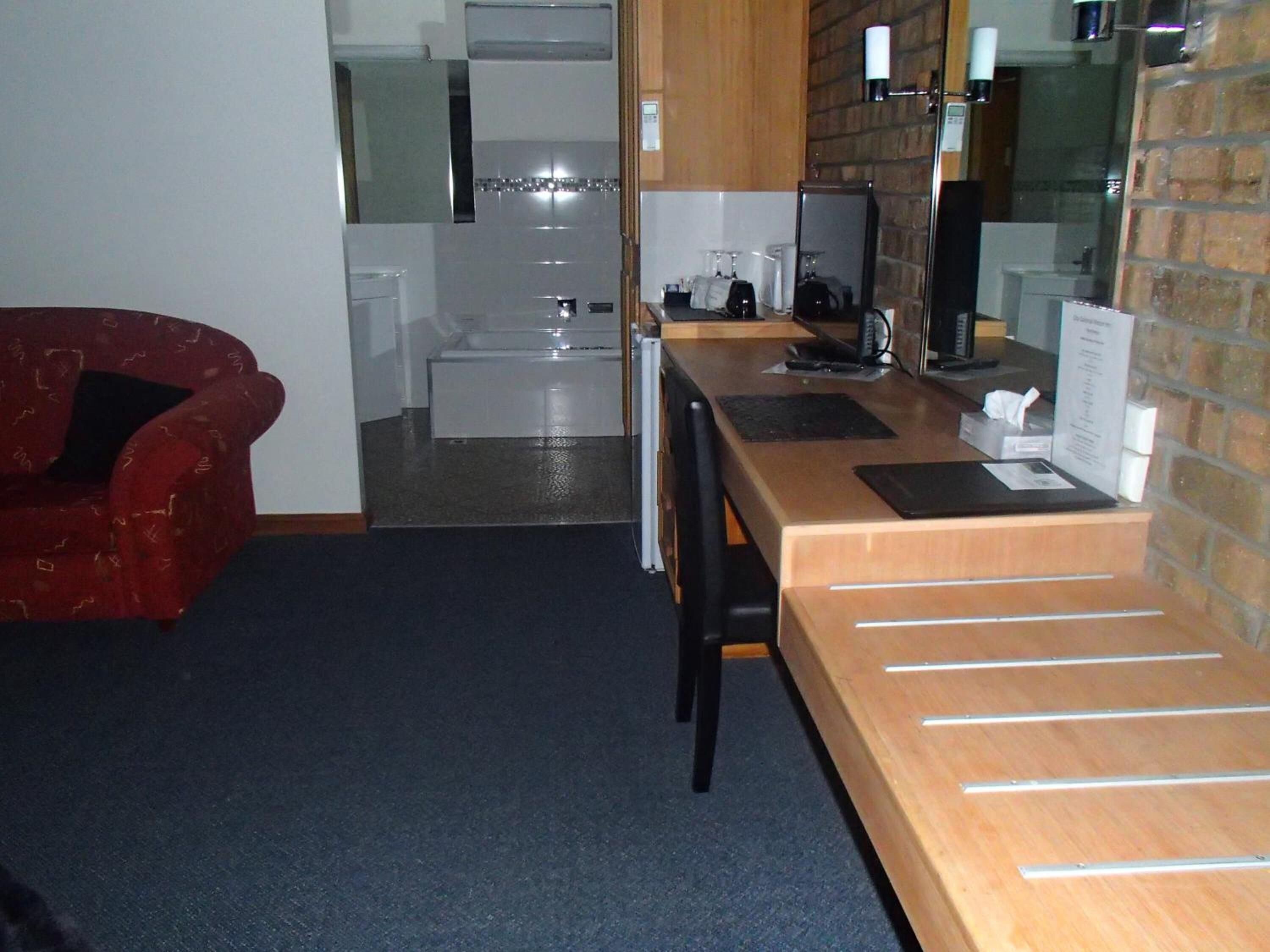 fridge, microwave, coffee/tea maker, electric kettle