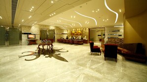 Ảnh chưa phân loại, 2 trong số 18 ảnh, nút