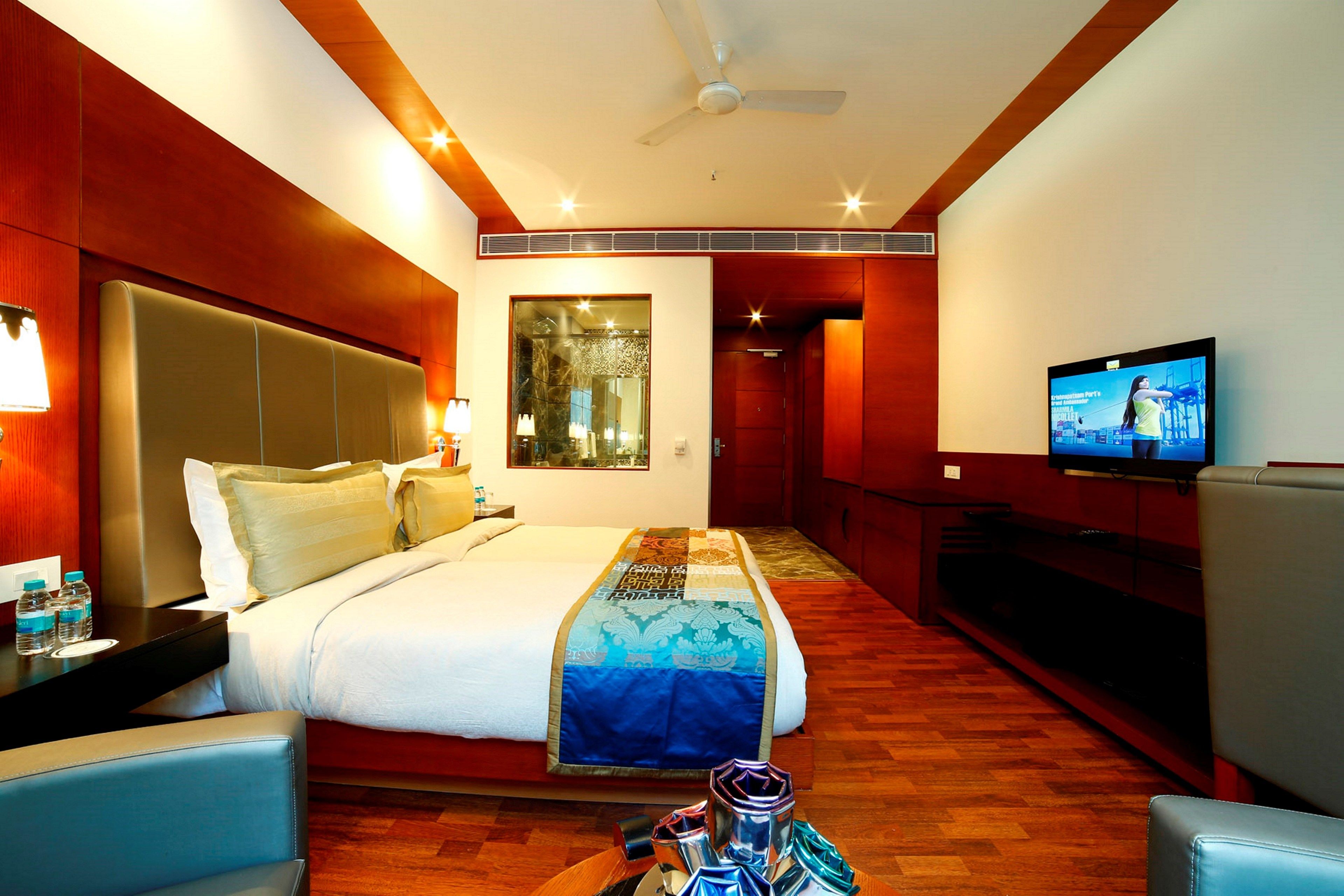 Luxury Room | Premium bedding, minibar, in-room safe, desk