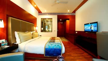 Luxury Room | Premium bedding, minibar, in-room safe, desk