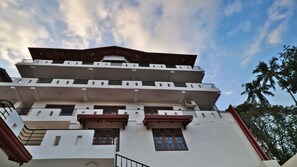 Front of property - evening/night - Kandyan Bluestar Villa (Kandy)
