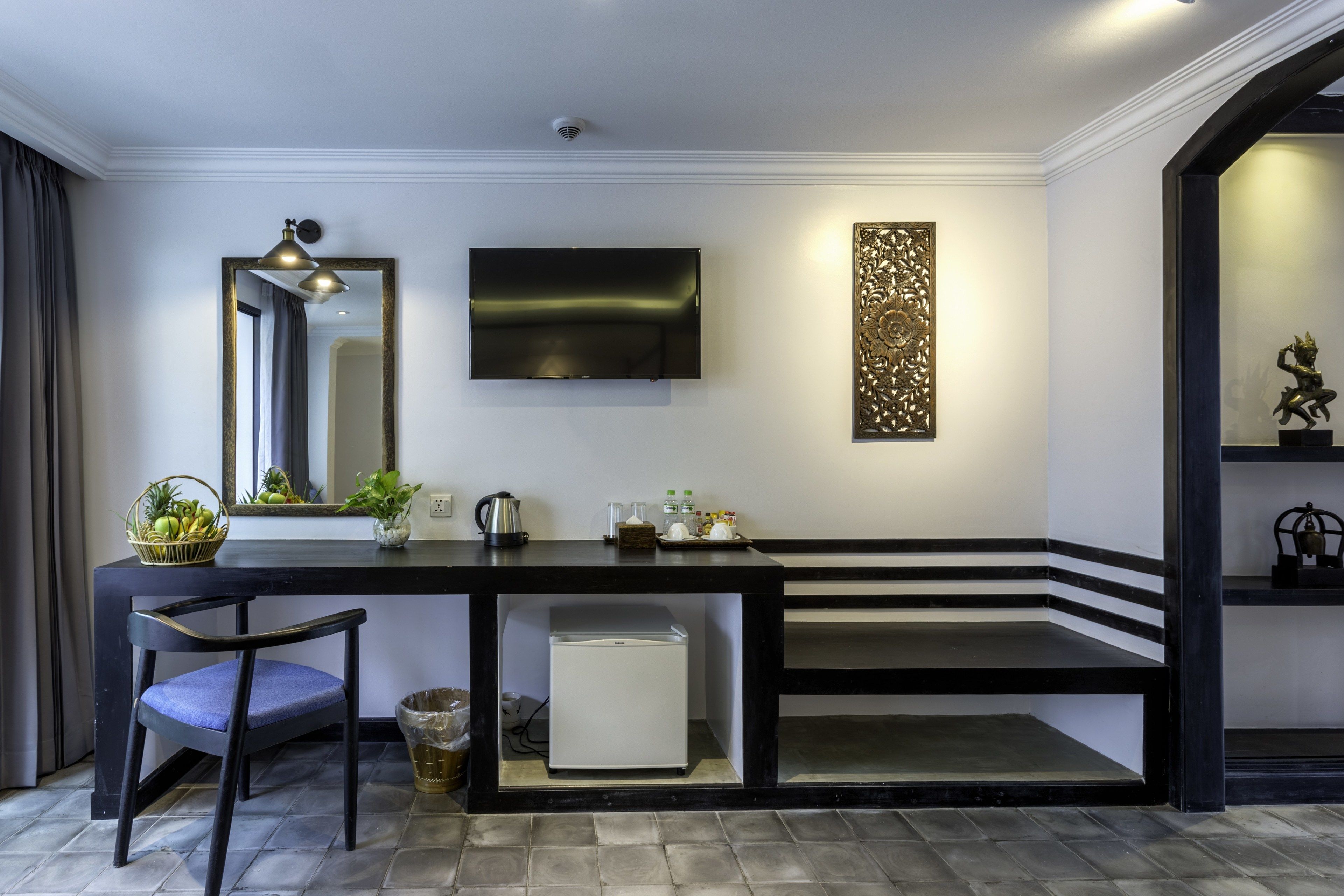 2 bedrooms, minibar, in-room safe, desk