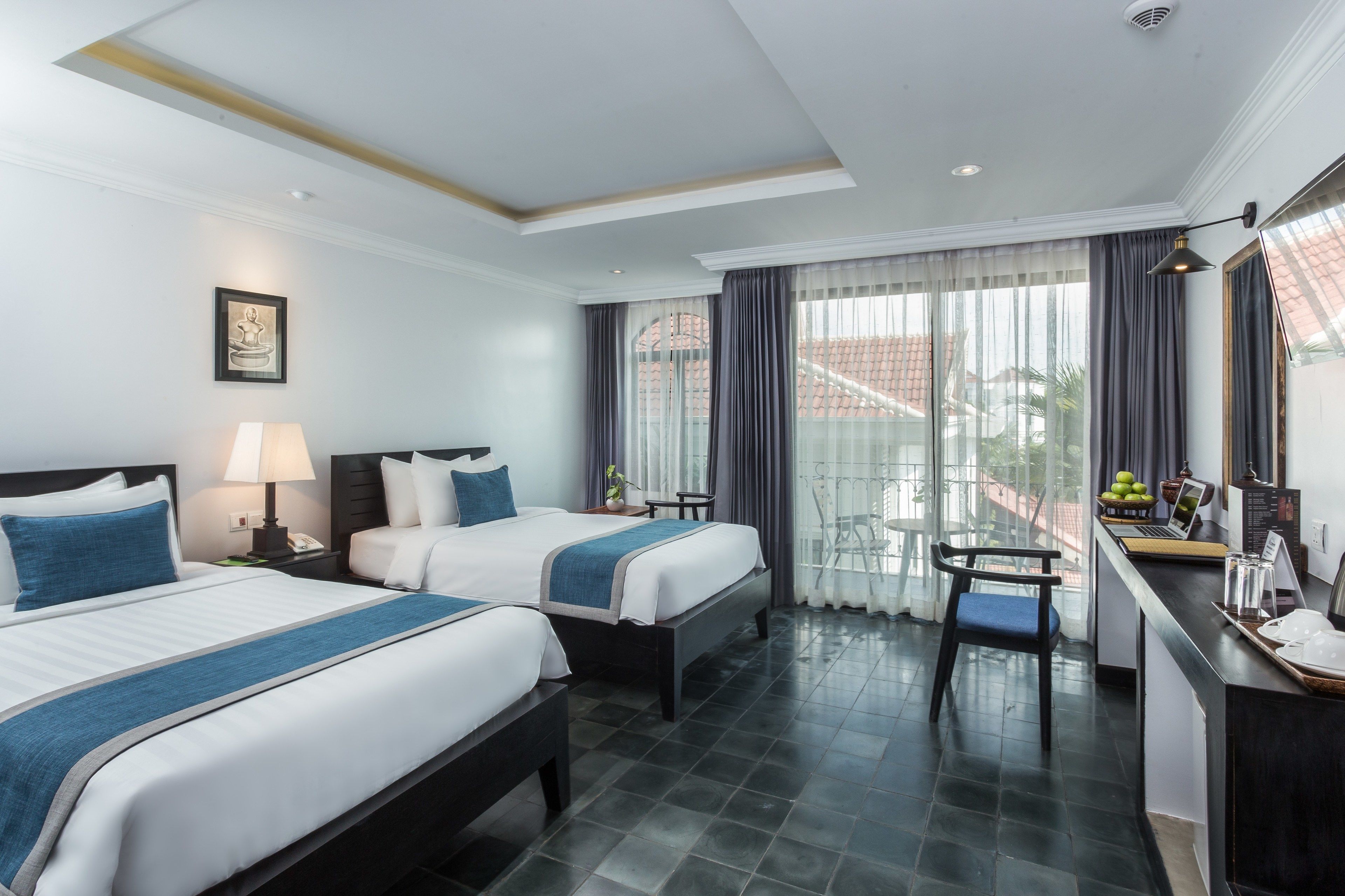 family suite | 2 bedrooms, minibar, in-room safe, desk