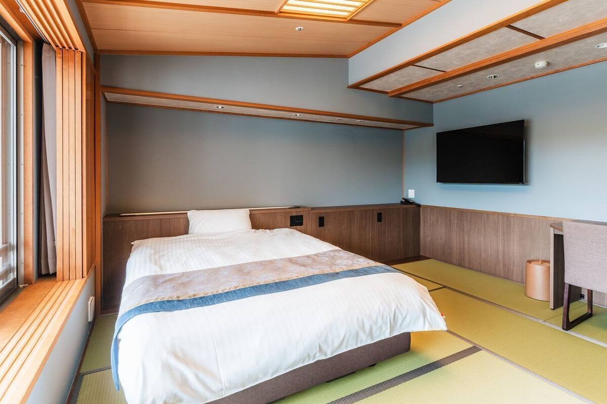 ผ้านวมขนเป็ด, ตู้นิรภัยในห้องพัก, โต๊ะทำงาน, Wi-Fi ฟรี