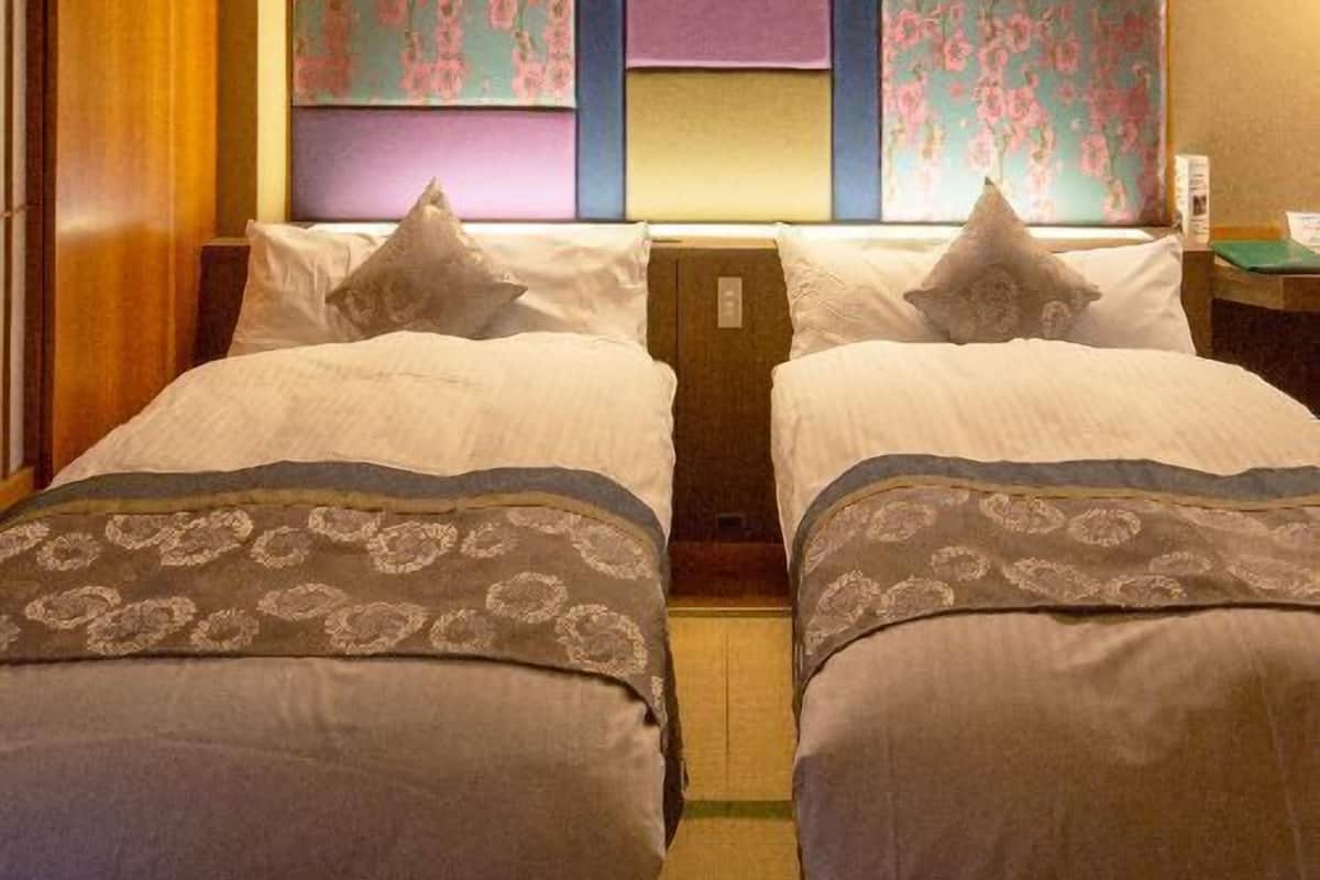ผ้านวมขนเป็ด, ตู้นิรภัยในห้องพัก, โต๊ะทำงาน, Wi-Fi ฟรี