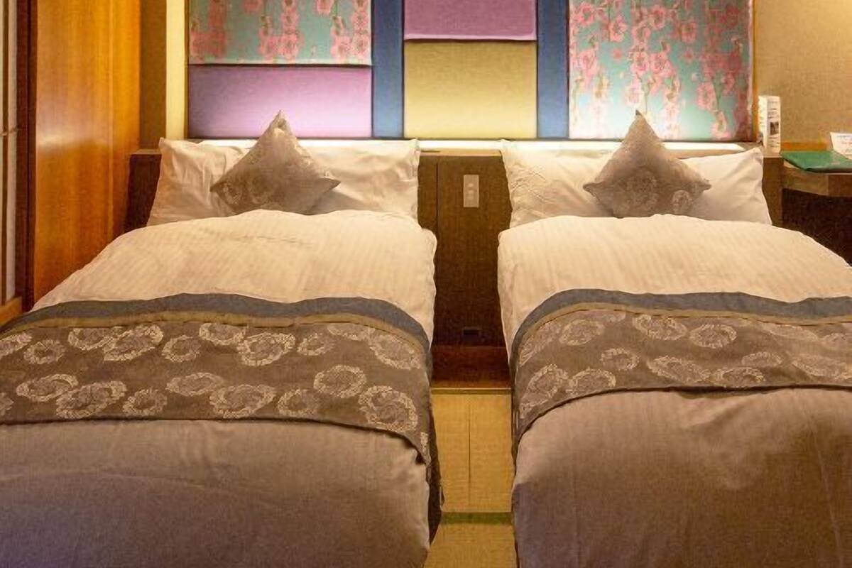 ผ้านวมขนเป็ด, ตู้นิรภัยในห้องพัก, โต๊ะทำงาน, Wi-Fi ฟรี