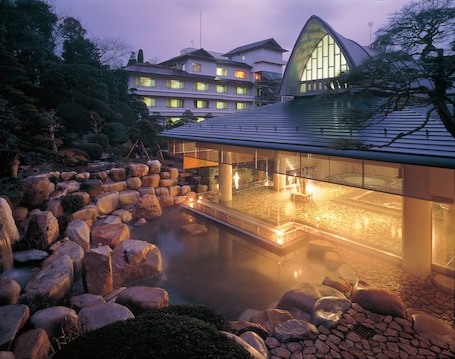 Property grounds. Tamatsukuri Grand Hotel Choseikaku