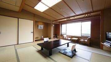 1 bedroom, in-room safe, free WiFi, bed sheets