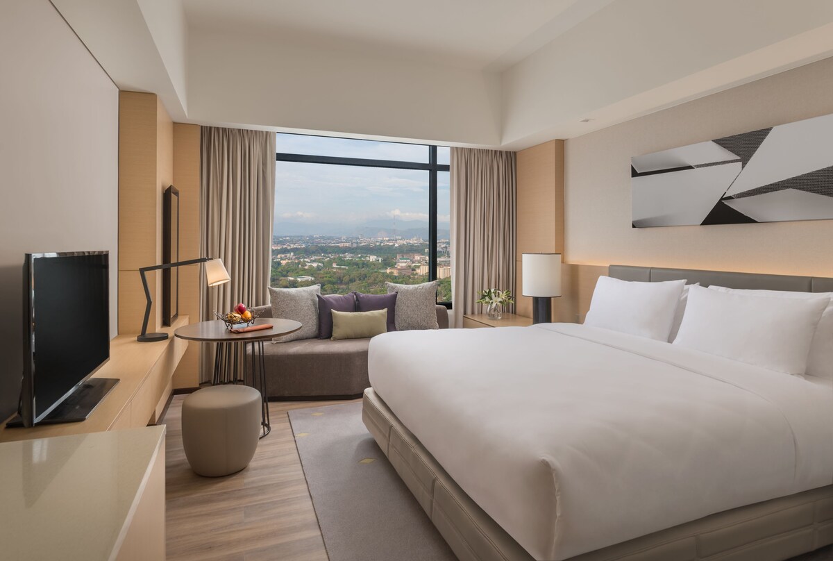 Seda Vertis North, In-room safe, desk, iron/ironing board, free WiFi