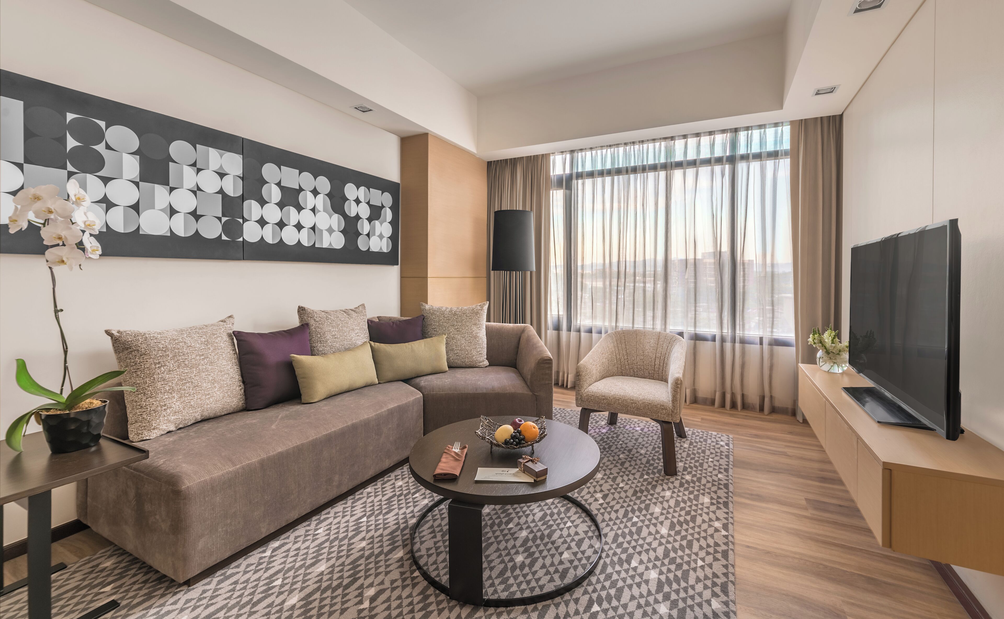 suite | minibar, in-room safe, desk, laptop workspace