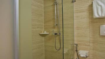 Shower kamar mandi