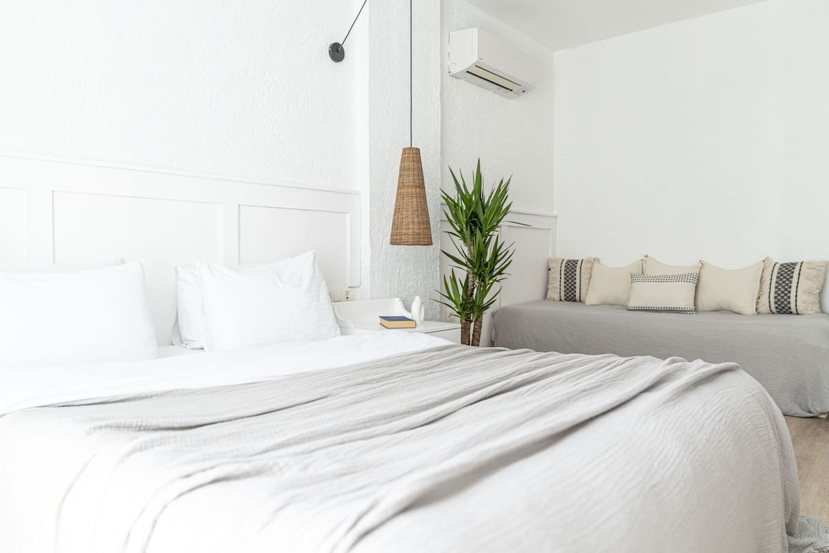 Large Room | 迷你吧、办公桌、熨斗/熨板、免费 WiFi