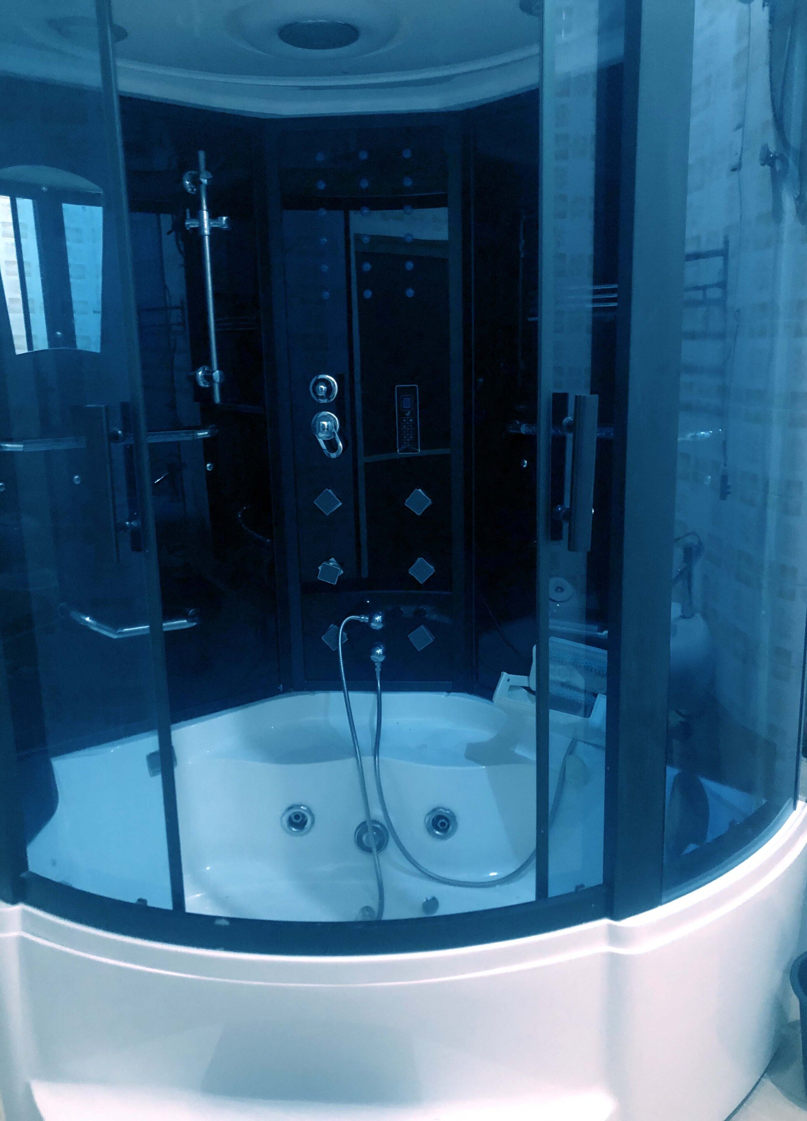 Presidential Suite, 2 Bedrooms, Non Smoking, Hot Tub | Bathroom | Shower, free toiletries, hair dryer, towels