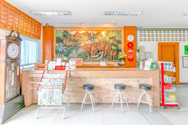 Reception - OYO 1161 Sathorn Mansion (Nakhon Ratchasima)