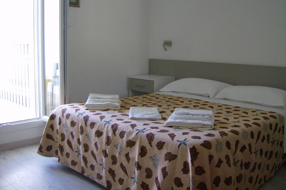 In-room safe, free WiFi