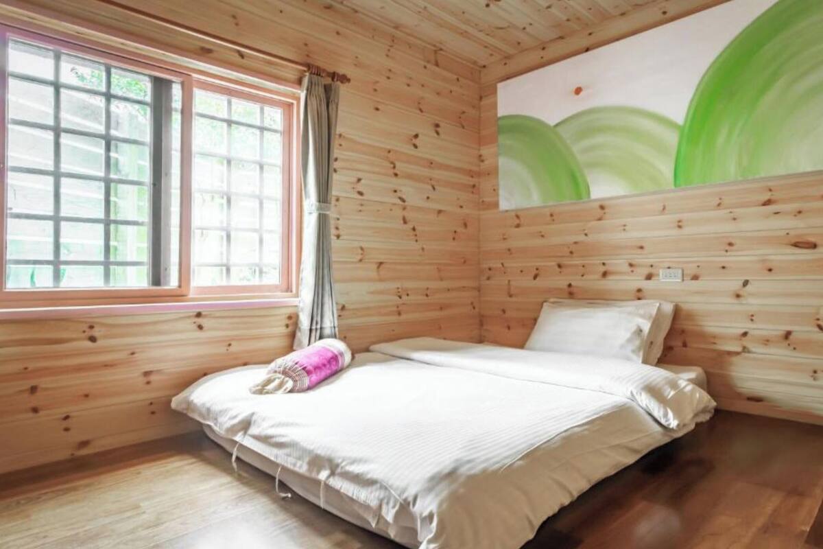 Habitación doble, en la zona del jardín | Edredones de plumas, cortinas opacas, wifi gratis