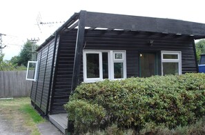 Exterior - Broxbourne Riverside Chalets (Broxbourne)