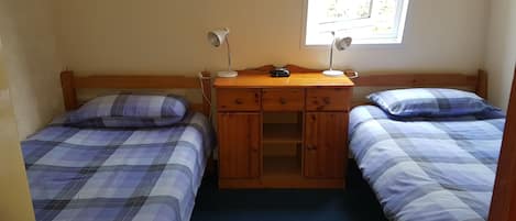 Family Chalet, 1 Bedroom | Free cribs/infant beds, bed sheets