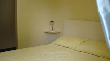 Free cots/infant beds, bed sheets