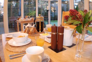 Breakfast area - Croftside B&B (Chichester)