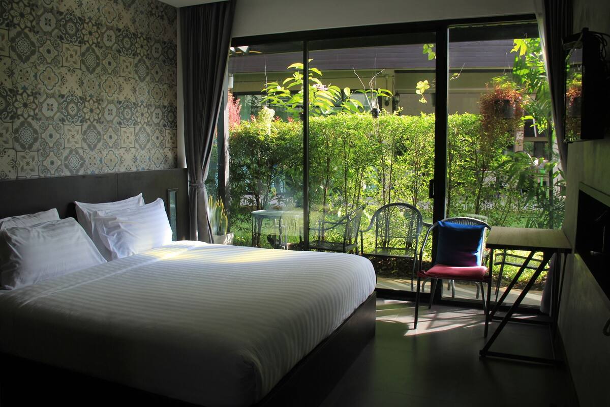 1 bedroom, minibar, desk, blackout curtains