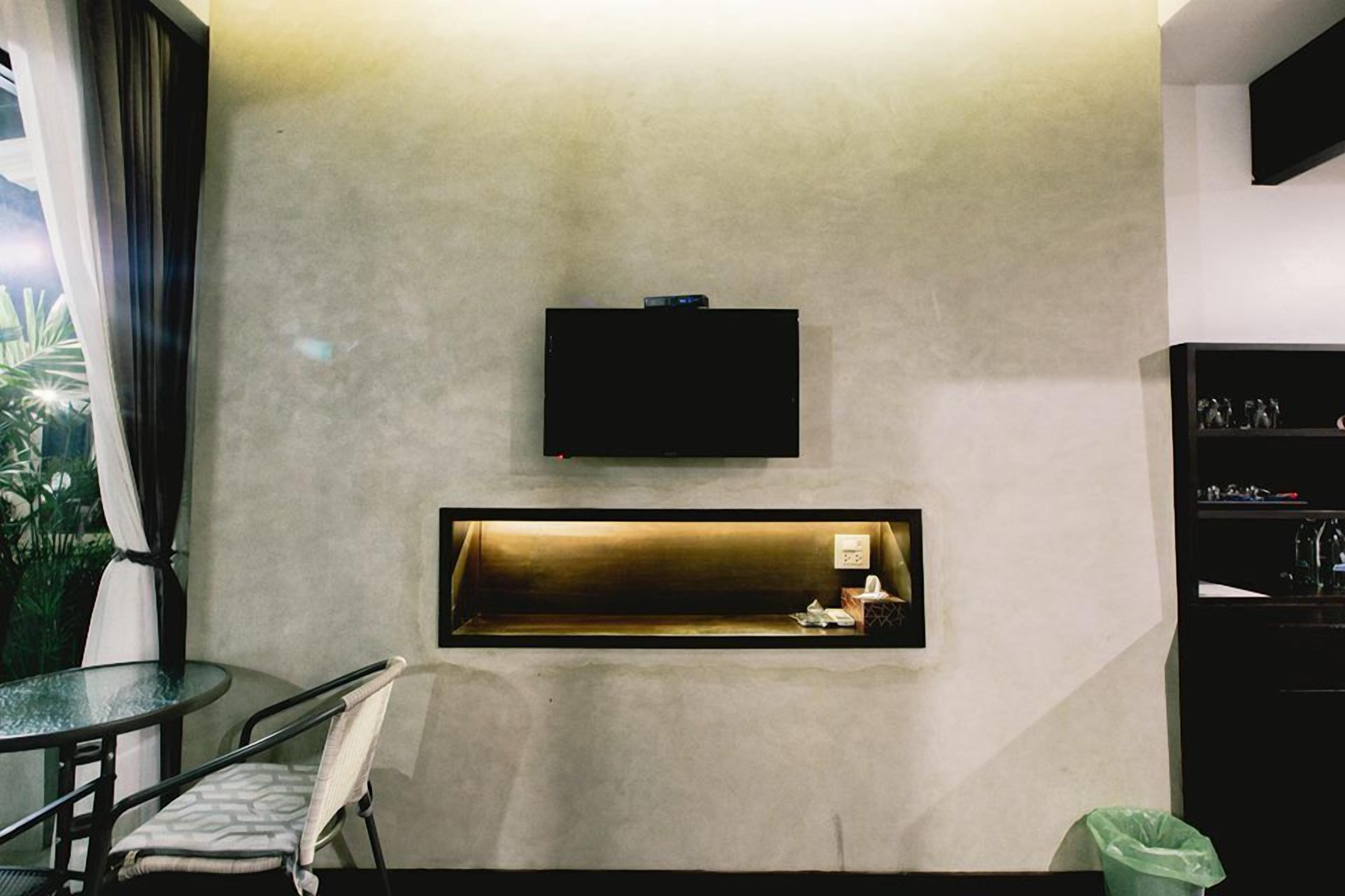 superior garden view - double bed | 1 bedroom, minibar, desk, blackout curtains