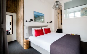 Double Room, Balcony | Premium bedding, minibar, in-room safe, desk - Boutique Hotel ZIES (Utrecht)