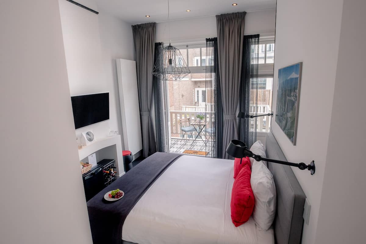 double room, balcony | premium bedding, minibar, in-room safe, desk