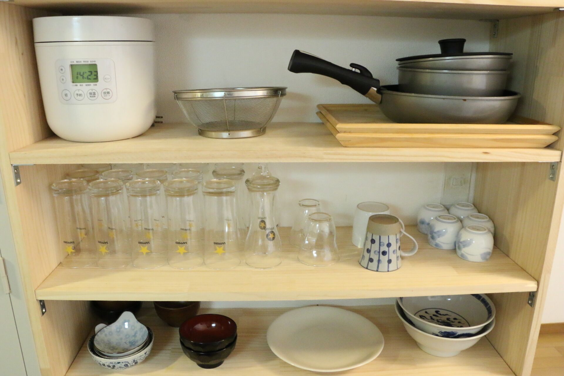 雪櫃、微波爐、烤盤、廚房用具/餐具/器皿