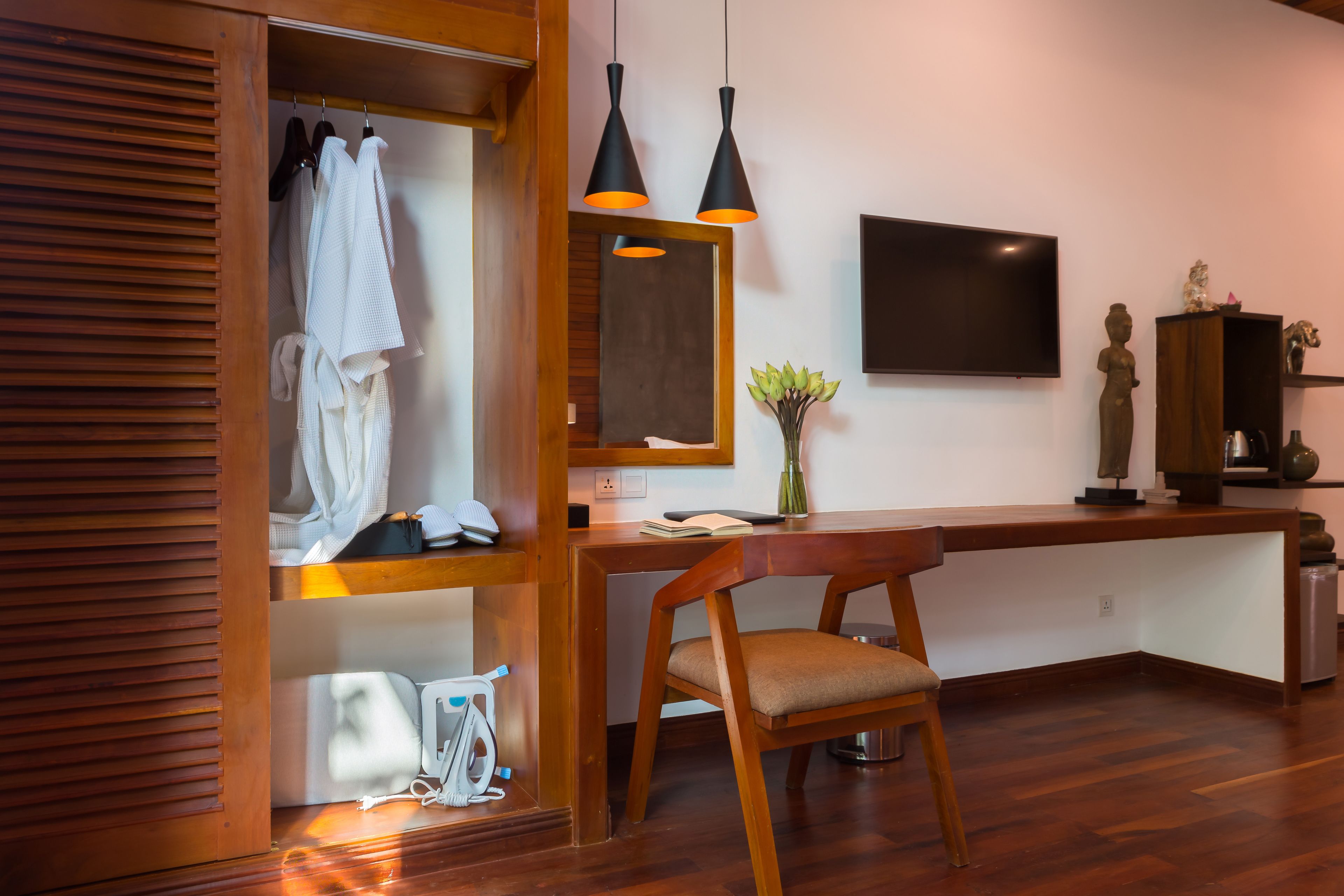 family suite - free laundry + airport pick-up | room amenity