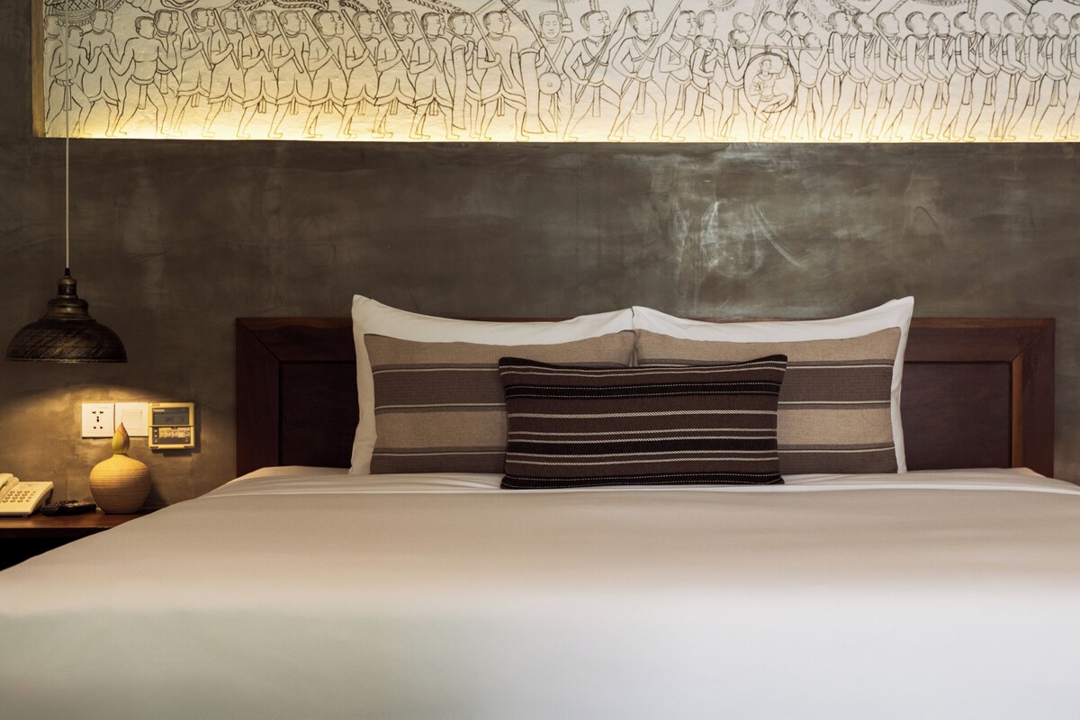 Terrace Garden Suite + Free Laundry + Airport Pick-Up + Mini Bar | Premium bedding, pillow-top beds, free minibar, in-room safe