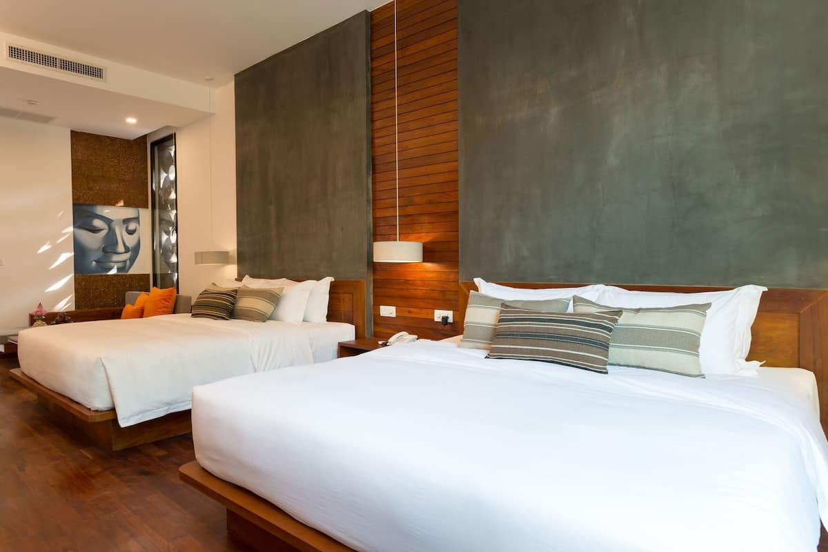 Premium bedding, pillowtop beds, free minibar, in-room safe