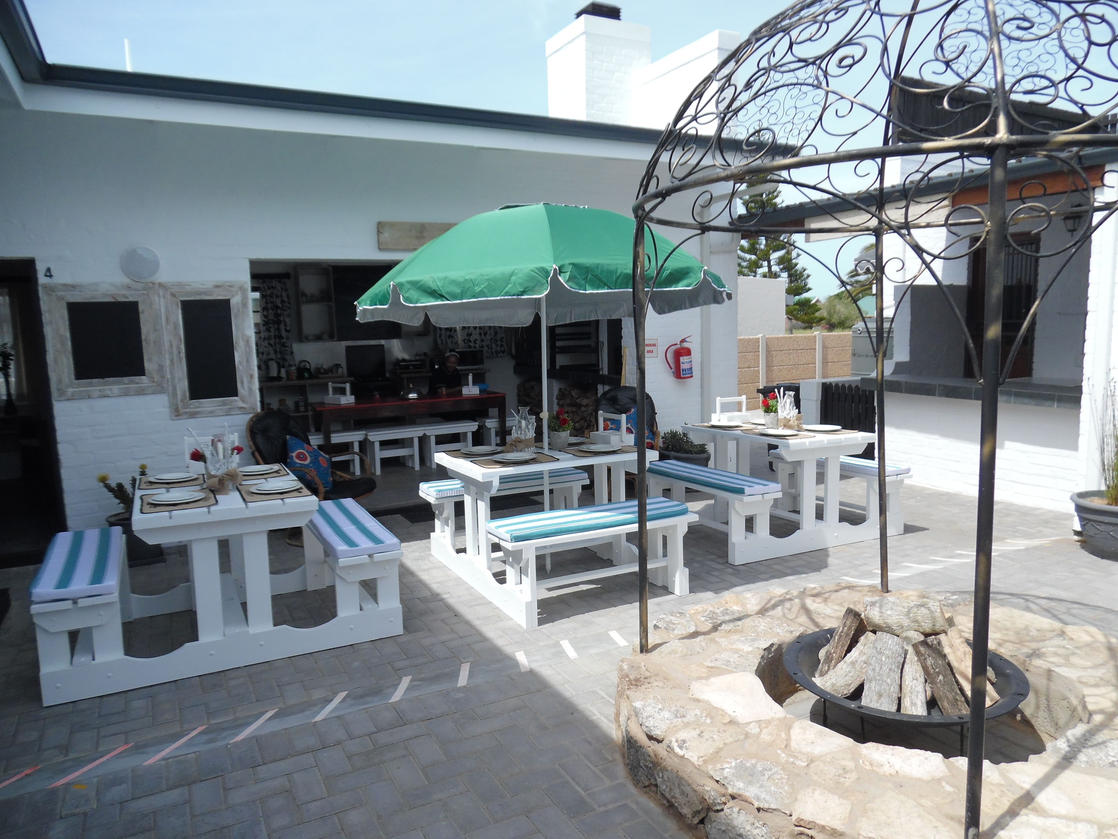 屋外ダイニングエリア