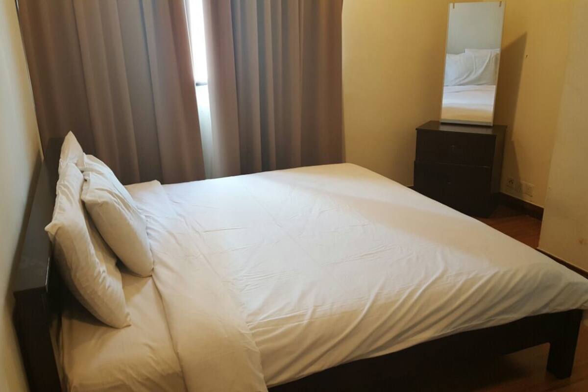 Huoneisto, 2 makuuhuonetta | Tallelokero huoneessa, työpöytä, silitysrauta/-lauta, ilmainen Wi-Fi