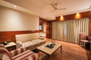 Executive Room, 1 Bedroom, Smoking | Living area | LED TV - Hotel Royal Cliff (Kanpur)