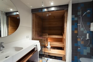 Superior Room, Sauna | Bathroom | Eco-friendly toiletries, hair dryer, towels, soap