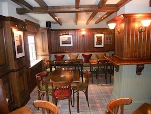 Lunch and dinner served, British cuisine