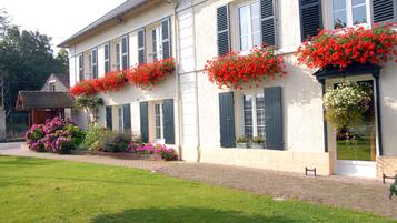 Fachada de la propiedad