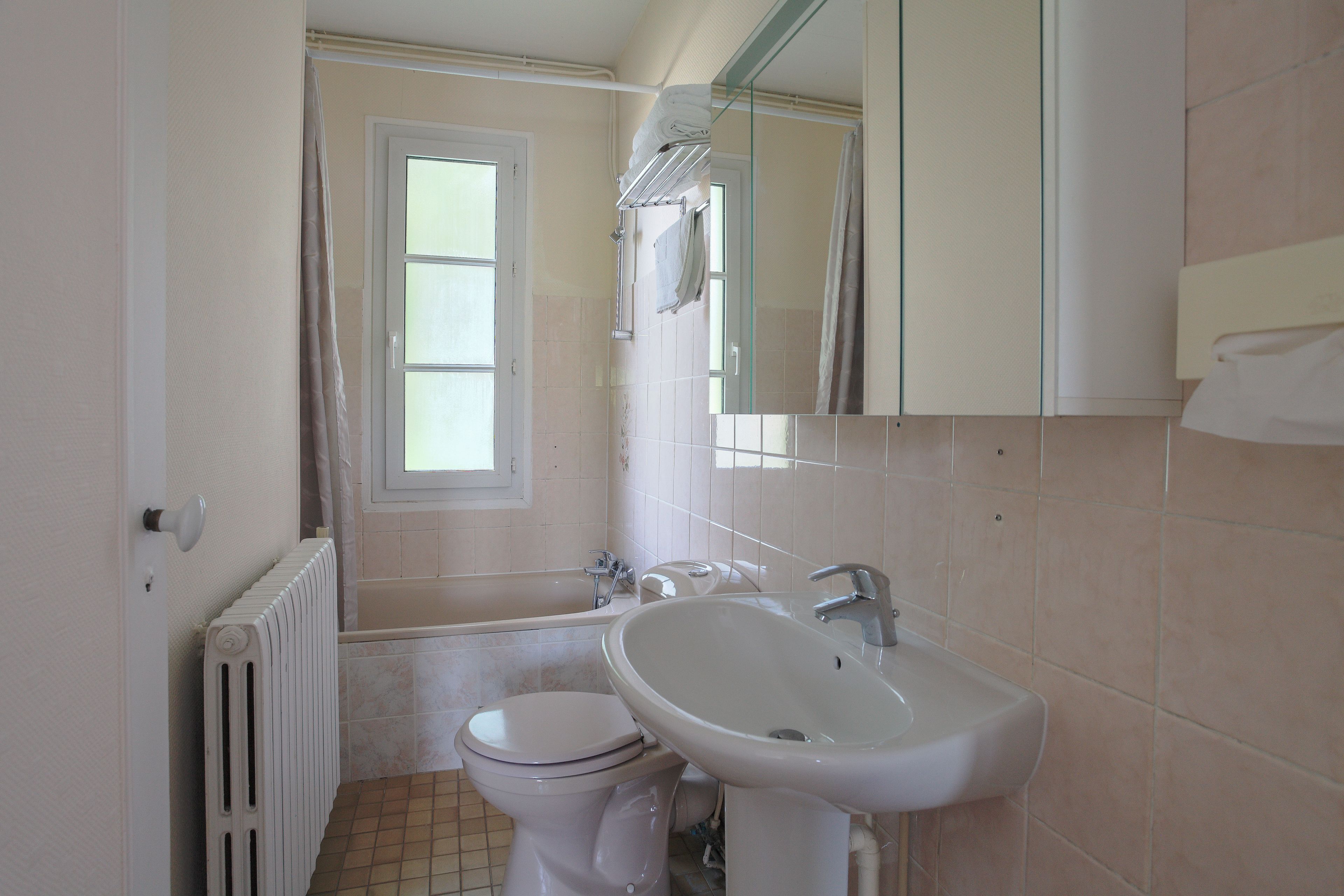 room, river view | bathroom | free toiletries, hair dryer, towels