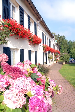 Bahagian luar. Hostellerie du Pavillon St Hubert