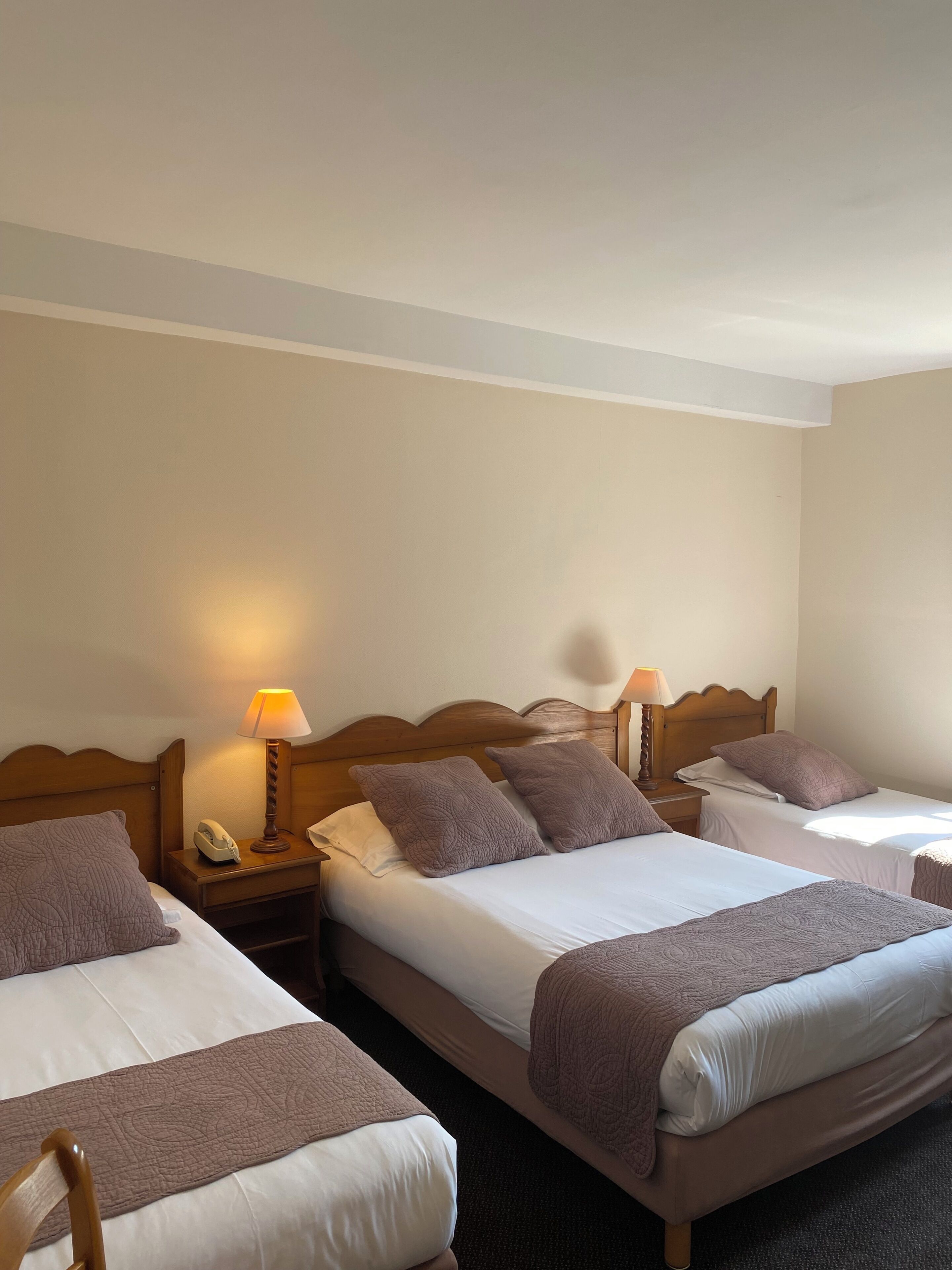 Habitació familiar | Roba de llit d'alta qualitat, caixa forta a l'habitació i escriptori 