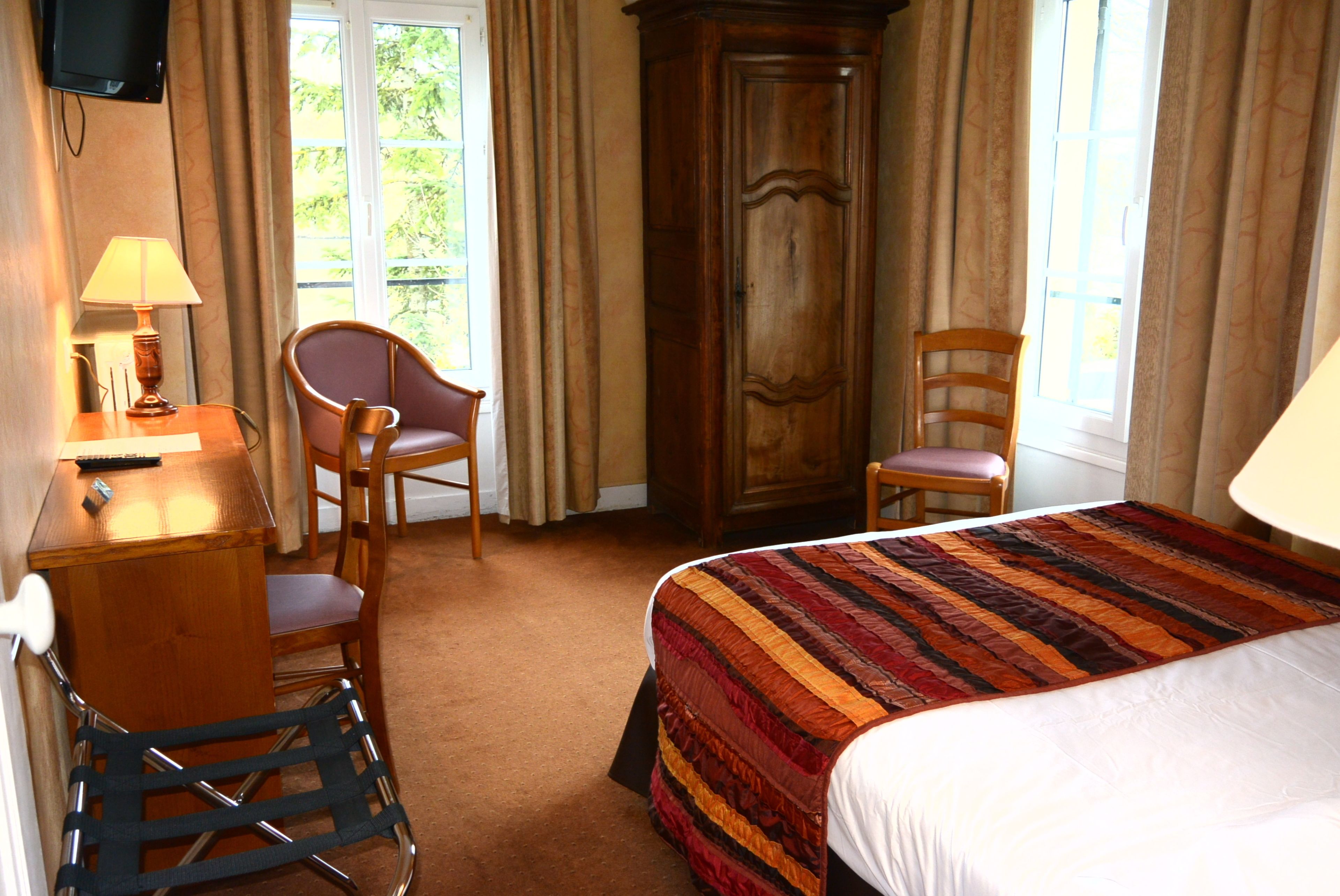 double room, river view | premium bedding, in-room safe, desk, free wifi