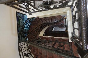 Staircase - The Backpacker Semarang - Hostel (Semarang)
