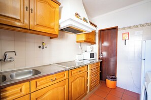 Studio | Private kitchen | Fridge, microwave - Pátio Vitória by Umbral  (Odemira)