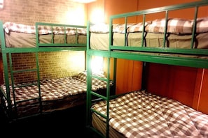 Room - Sleep Ping Bed & River Bar - Hostel (Chiang Mai)
