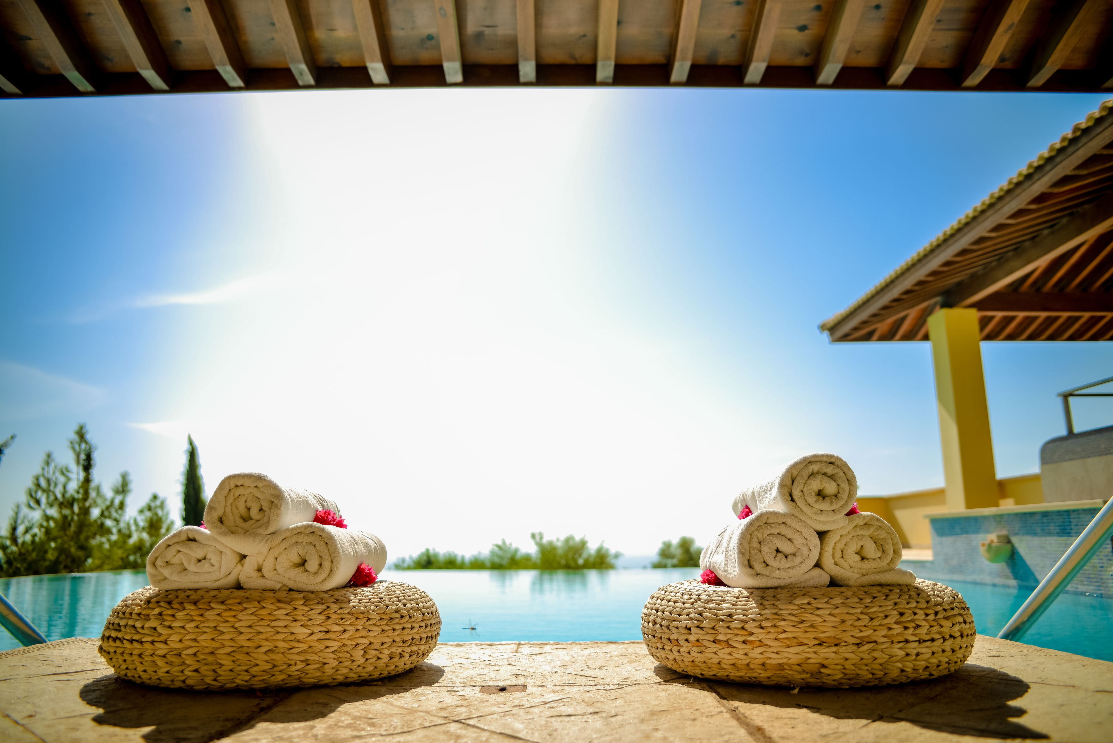 5 outdoor pools, pool umbrellas, sun loungers