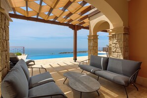 Villa exclusiva, 5 habitaciones, piscina privada (Cypris) | Ropa de cama de alta calidad, caja fuerte, decoración individual
